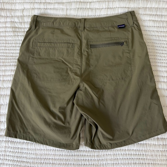 Patagonia Quandary 7” Hiking Shorts in Tent Green Size 4 - Picture 5 of 5